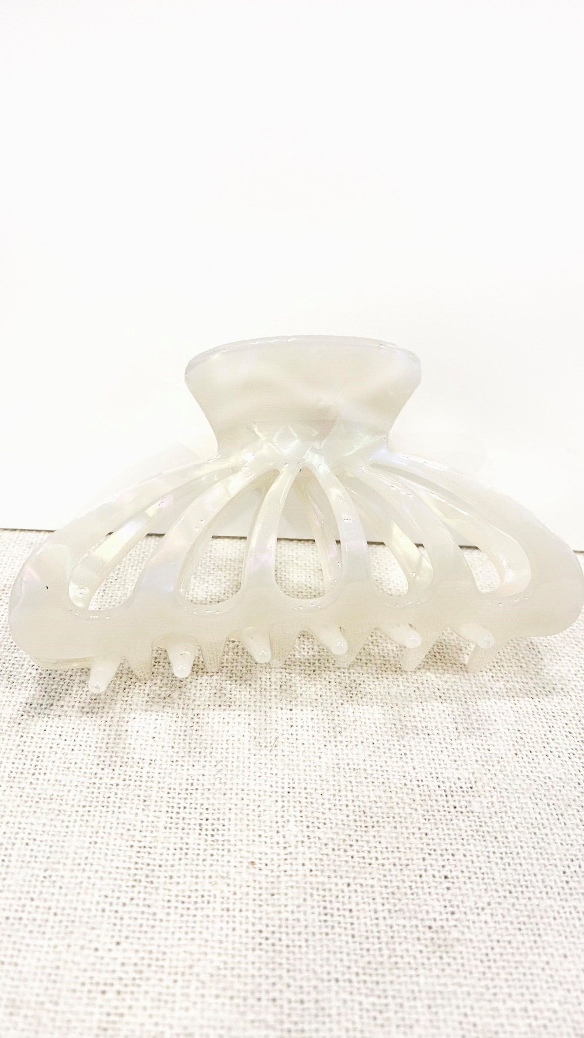 Bianca Butterfly Claw Clip - Ivory Marble