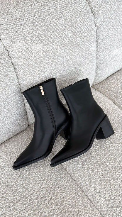 Leanora Boots - Black