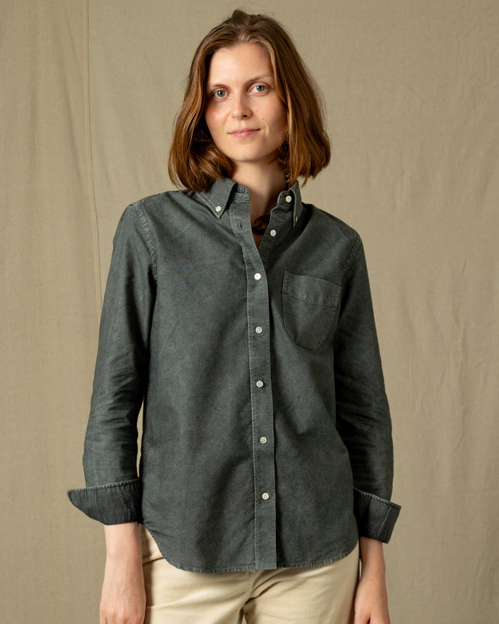 Women's Garment Dyed Oxford Shirt in Graphite